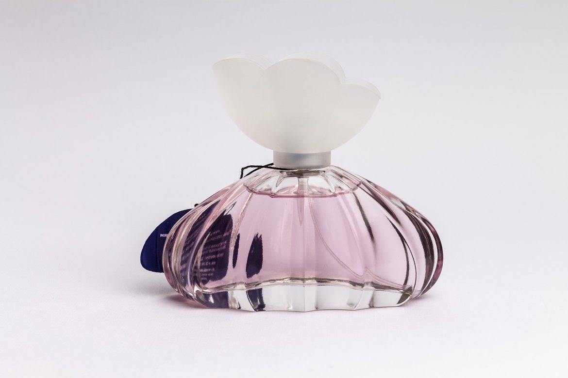 Photo by shahidawan desktop, perfume, glass